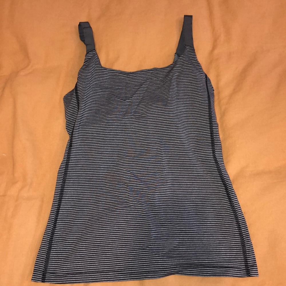 LULULEMON TANK WITH BULIT IN BRA